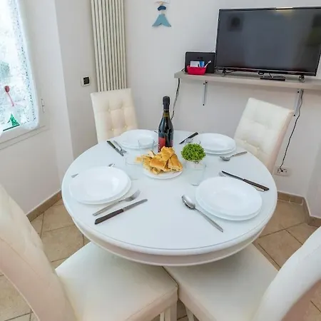 D&d2 - Wi-fi & Netflix A 100mt Dal Mare Apartment